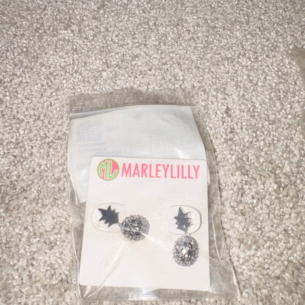 Marleylilly Silver Glitter Pineapple Earrings